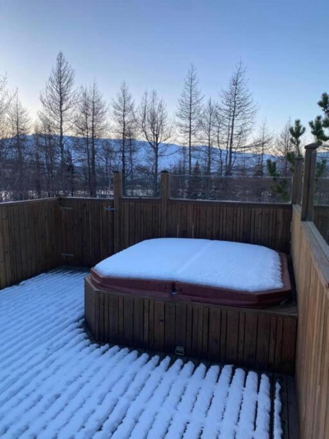Cozy 2 Bedroom Cottage With Hot Tub Akureyri Esterno foto