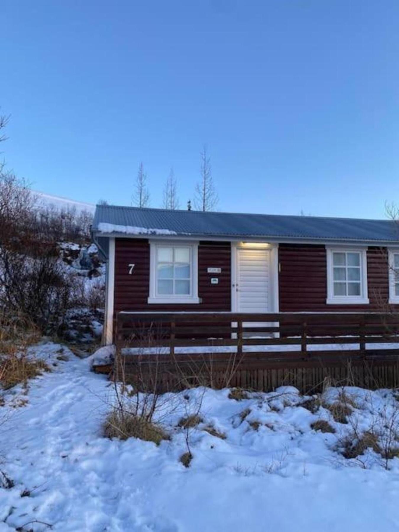 Cozy 2 Bedroom Cottage With Hot Tub Akureyri Esterno foto