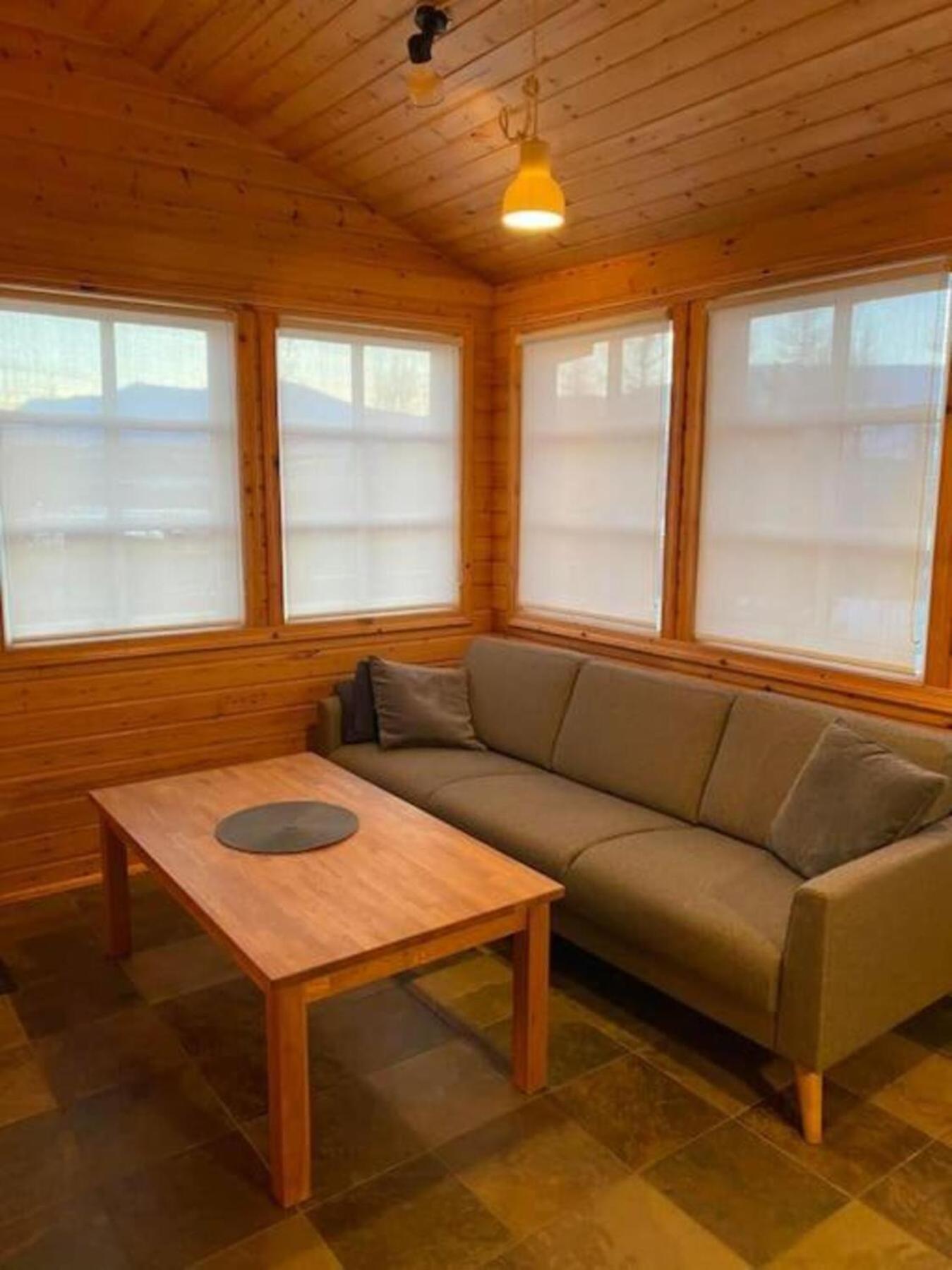 Cozy 2 Bedroom Cottage With Hot Tub Akureyri Esterno foto